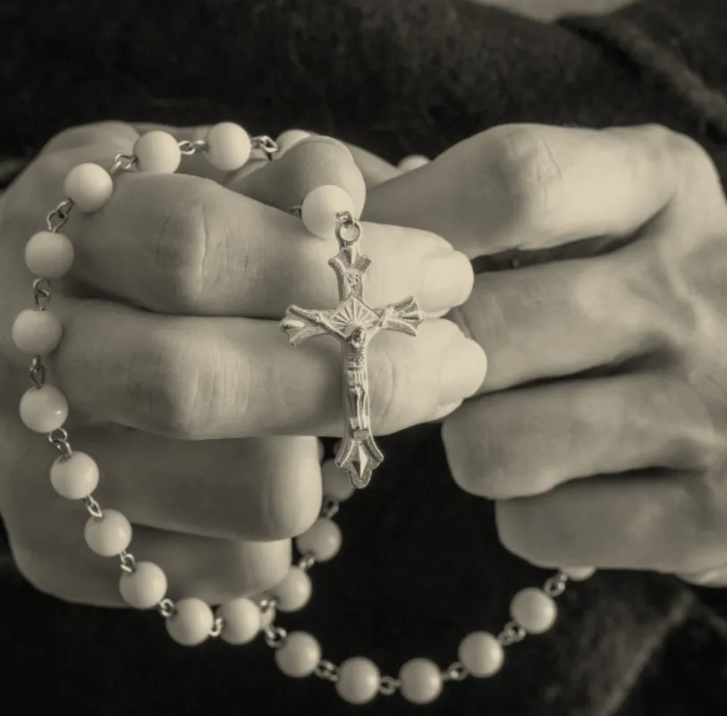 87+ Prayer Bead Prayers for Peace, Focus, Healing, and Daily Faith